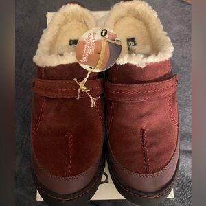 EARTH Indulge Suede Fleeced Lined Clog/Mule. Size 9 Merlot